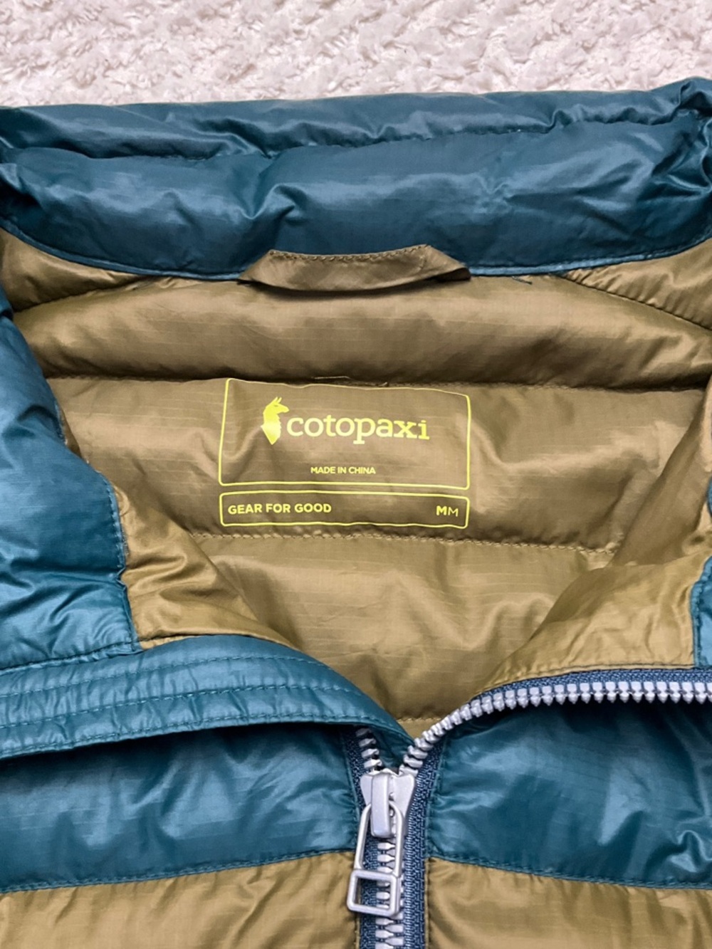 COTOPAXI FUEGO DOWN VEST MEN'S SIZE MEDIUM - Picture 2 of 16